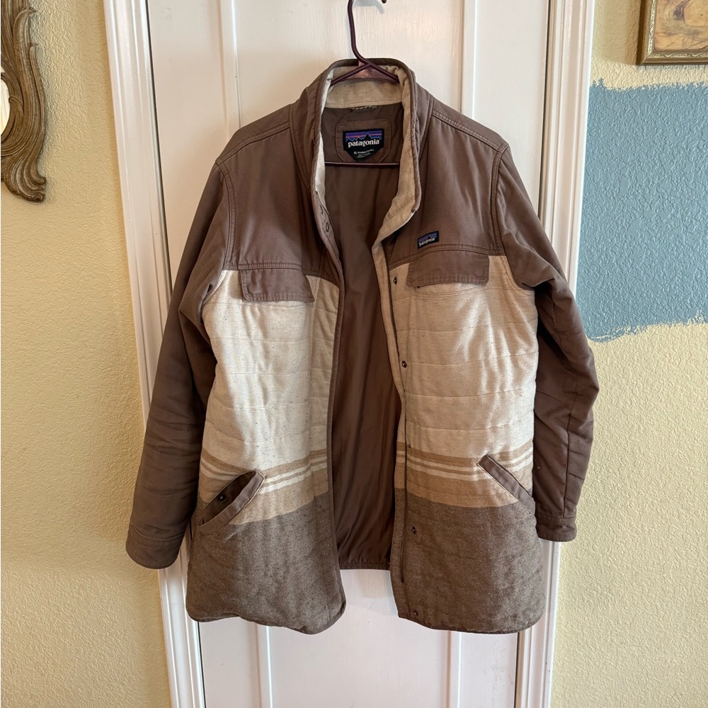 Patagonia Women’s Brown and Cream Jacket